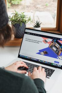 Boost Your E-Commerce Success: Harness the Power of 815 Media's Shopify Expertise